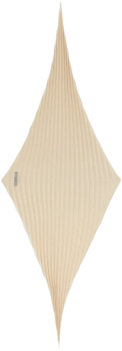 pleated diamond-shaped scarf