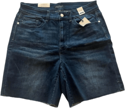 Women's Cut Off Shorts - Judy Blue L