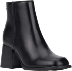 Olivia Miller Women's Star Ankle Boots - 7, BLACK