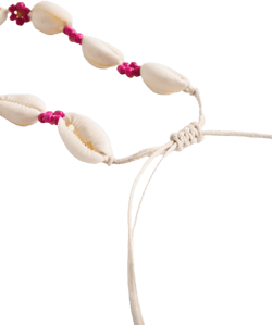 Shell choker necklace