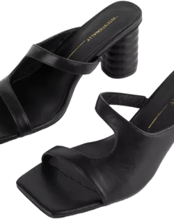 Intentionally Blank Kompass Heel
