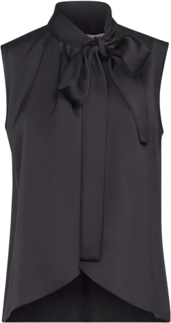 lavallière-collar top