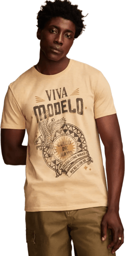 modelo cinco de mayo tee