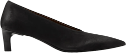 pointed-toe leather pumps