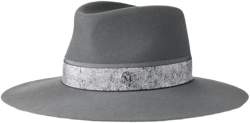 logo-plaque hat