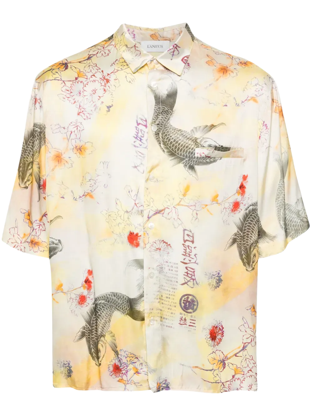 graphic-print shirt