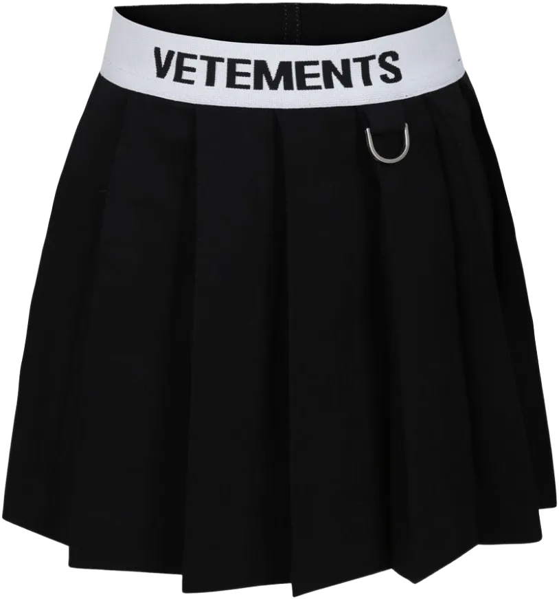 pleated skirt